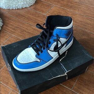 Nike Men's Blue and White Sneakers